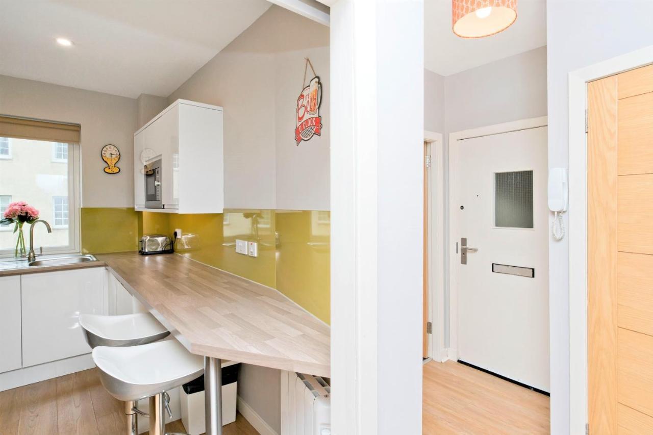 Charming Old Town 2 Bed Apt, 2Mins From Royal Mile Edinburgh Dış mekan fotoğraf